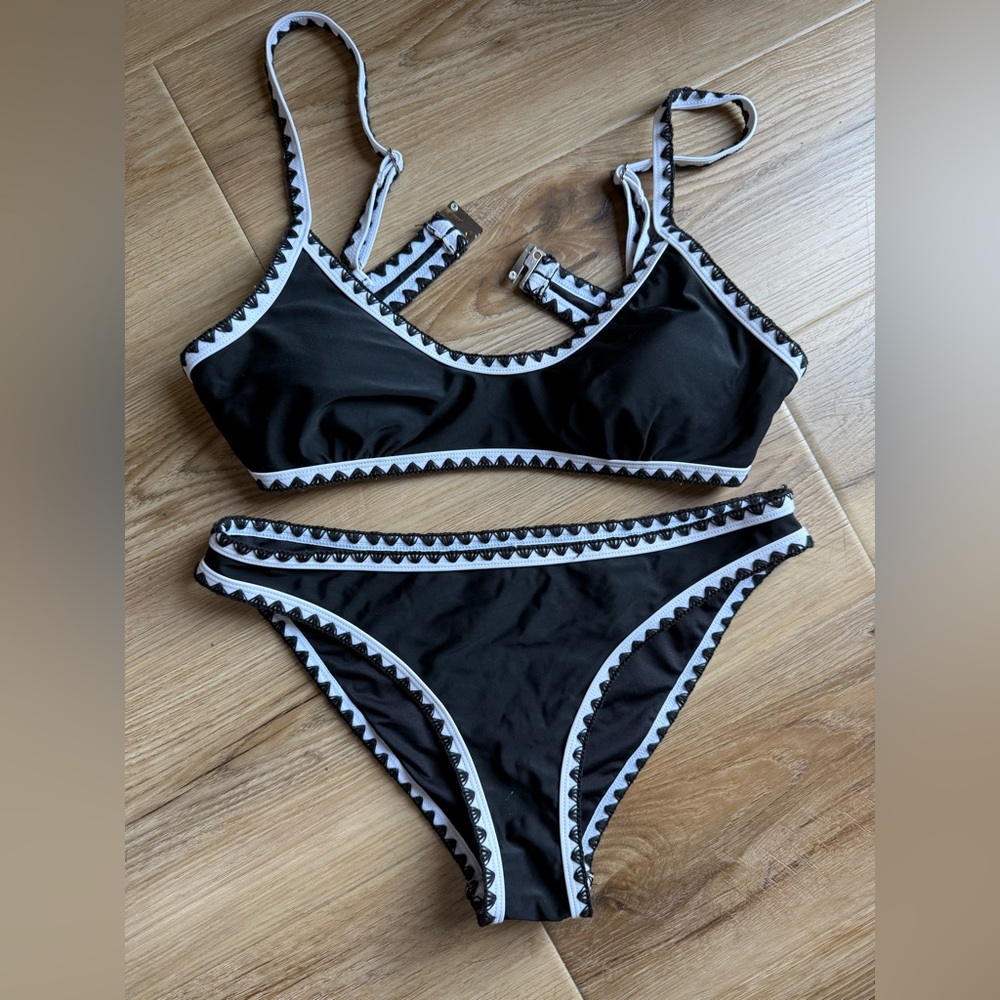 Cupshe Black & White Trim Bikini Set